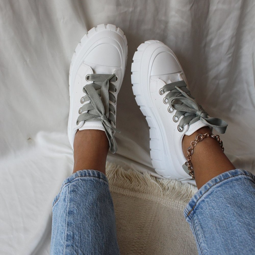🚨FEW PAIRS LEFT// White platform sneaker - Picture 9 of 10